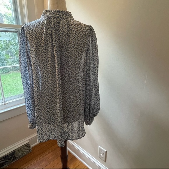 H&M Blue and White Floral Feminine Long Sleeve Blouse Size M - Picture 5 of 12